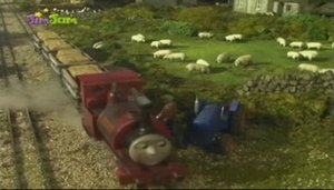 Lokomotiva Tomáš Skarloey se řítí bouří