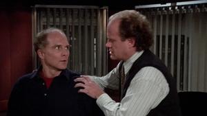 Frasier Vyhoďme ho z kola ven