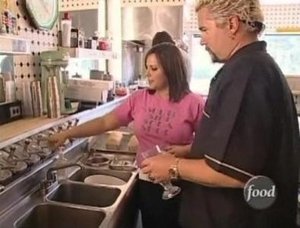 Diners, Drive-Ins and Dives 9. epizoda