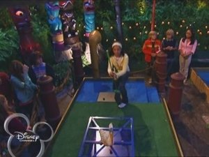 Sladký život Zacka a Codyho Minigolf