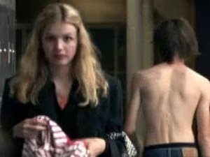 Skins 5. epizoda