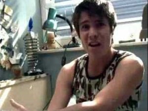 Skins 30. epizoda