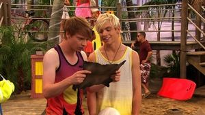 Austin a Ally Plážový klub & nejlepší přátelé